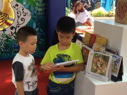  “Chắp cánh ước mơ” nhân rộng tủ sách nông thôn ảnh 1